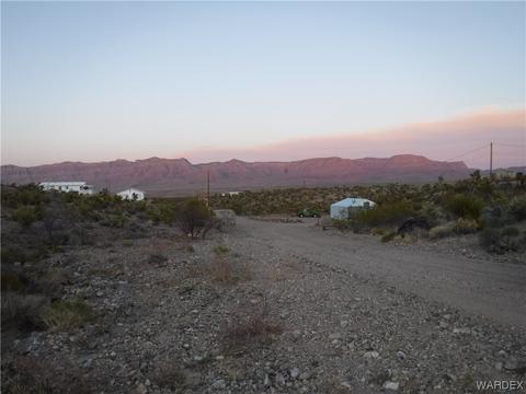 1925 W Guardian Dr, Meadview, AZ 86444