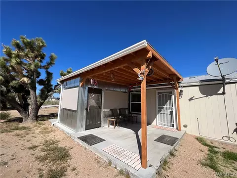 17852 N Oak Dr, Dolan Springs, AZ 86441