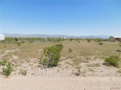 3920 N Ehrenberg Rd, Golden Valley, AZ 86413