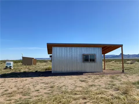 5978 Macayo Dr, Golden Valley, AZ 86413
