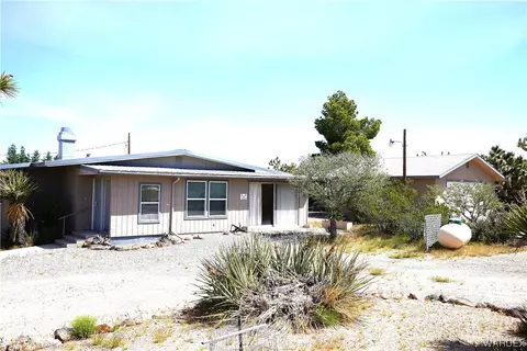 16932 N Lakeside Dr, Dolan Springs, AZ 86441