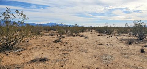 00 W Crystal Dr, Golden Valley, AZ 86413
