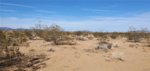 00 W Abrigo Dr, Golden Valley, AZ 86413