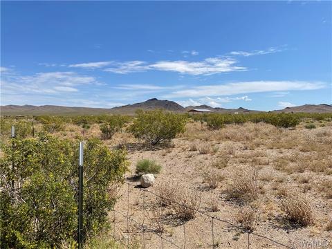 15808 N Daphne Dr, Dolan Springs, AZ 86441