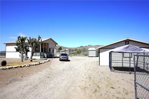 16949 N Knoll Dr, Dolan Springs, AZ 86441