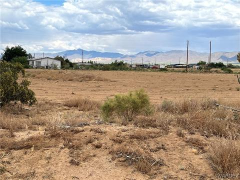 842 S Derby Cir, Golden Valley, AZ 86413