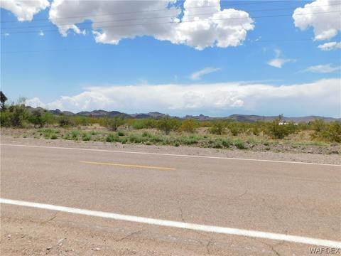 3 Estrella Road, Golden Valley, AZ 86413