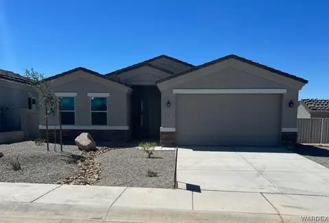 3327 Palmeras St, Kingman, AZ 86401