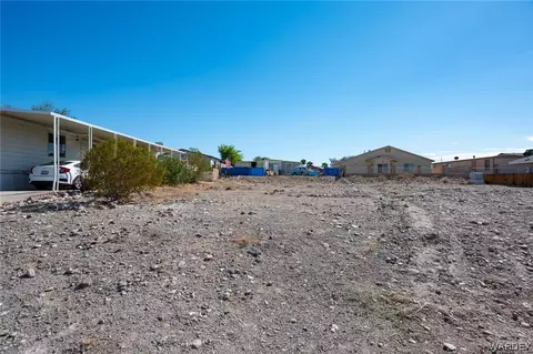 892 Riverfront Dr, Bullhead City, AZ 86442