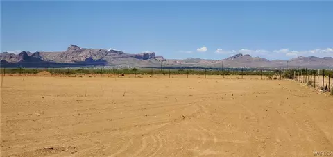 5770 W Newgard Dr, Golden Valley, AZ 86413