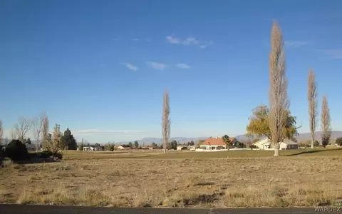 7849 E Saddleback Dr, Kingman, AZ 86401 photo 3
