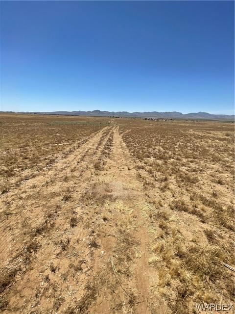 000 E Sim Rd, Kingman, AZ 86401 photo 2