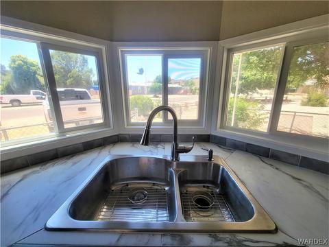 1615 E Devlin Ave, Kingman, AZ 86409 photo 8