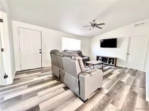 2972 E Calle Dimas, Kingman, AZ 86409 photo 8