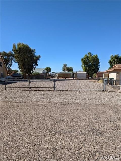 8123 S Carob Dr, Mohave Valley, AZ 86440