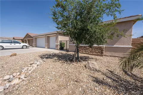 555 Downey Dr, Bullhead City, AZ 86442