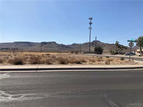 4233 N Stockton Hill Rd, Kingman, AZ 86409