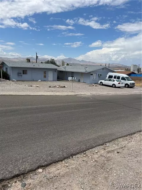 211 Palm Ave, Bullhead City, AZ 86429