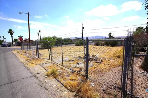 2051 Swan Cv, Bullhead City, AZ 86442