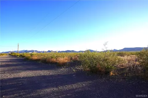 000 N Dragoon Rd, Golden Valley, AZ 86413