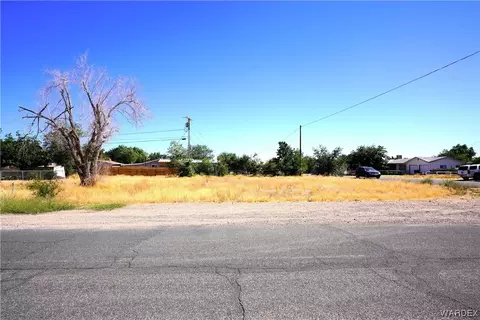 2810 E Lass Ave, Kingman, AZ 86409 photo 2