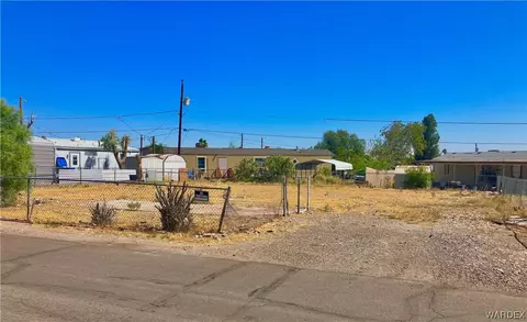 612 Silver Ln, Bullhead City, AZ 86442
