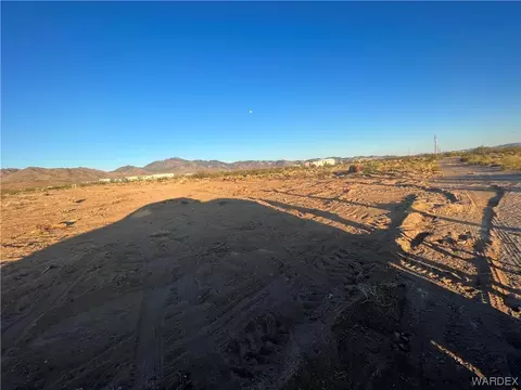 000 N Fairview Dr, Dolan Springs, AZ 86441