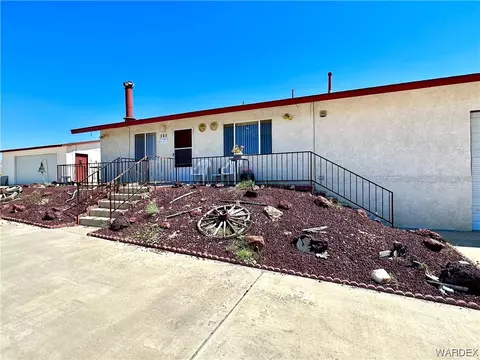 826 W Middle Point Dr, Meadview, AZ 86444