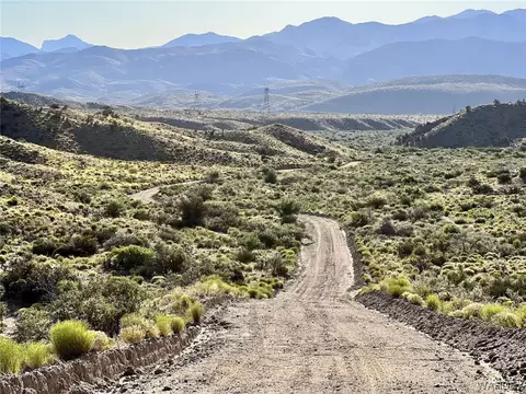 000 Cougar Dr, Kingman, AZ 86401