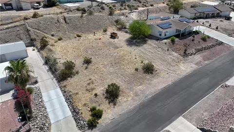 1668 Sierra Vista Dr, Bullhead City, AZ 86442