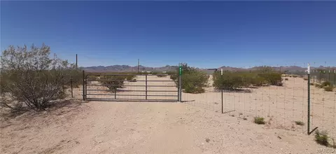 821 S Glen Cyn, Golden Valley, AZ 86413