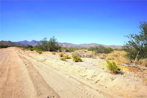 000 E Sunset Dr, Yucca, AZ 86438 photo 4