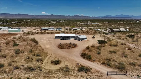 4810 N Ehrenberg Rd, Golden Valley, AZ 86413