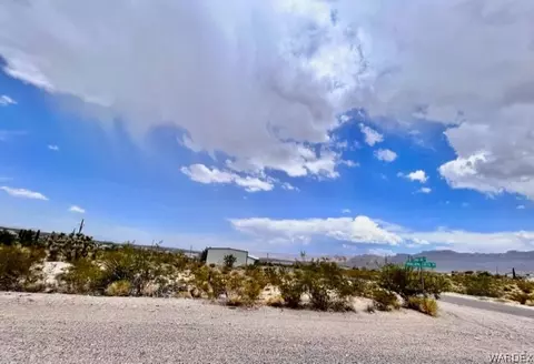30395 N Bright Angel Dr, Meadview, AZ 86444