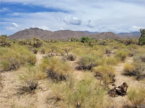0 Dennis, Yucca, AZ 86438