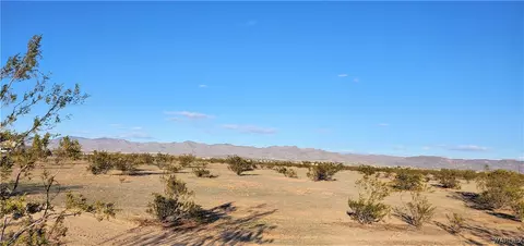 00 S Laguna Rd, Golden Valley, AZ 86413