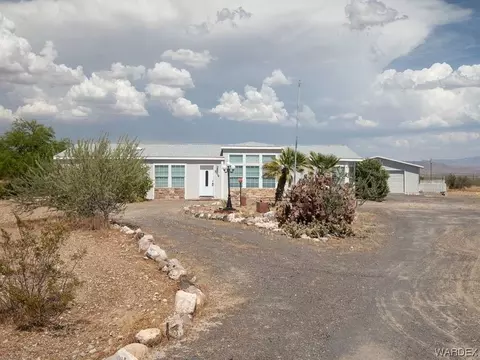 2016 S Estrella Rd, Golden Valley, AZ 86413