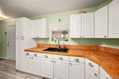 1533 E Devlin Ct, Kingman, AZ 86409 photo 14