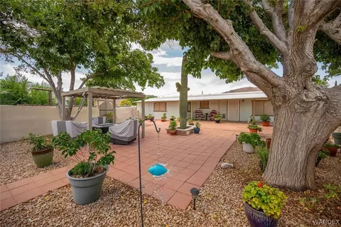 1533 E Devlin Ct, Kingman, AZ 86409 photo 3