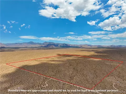 000 E Creosote Dr, Yucca, AZ 86438