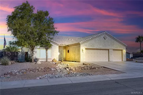 2321 Silverthorne Dr, Bullhead City, AZ 86442