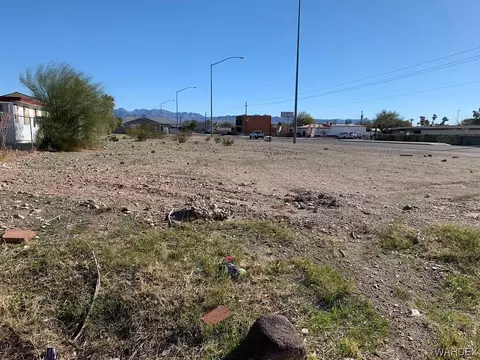 1744 Bluebonnet Blvd, Bullhead City, AZ 86442