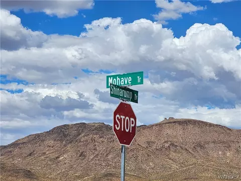 000 Shinarump Dr, Golden Valley, AZ 86413