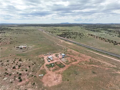 43504 W Jandscountry Ln, Seligman, AZ 86337
