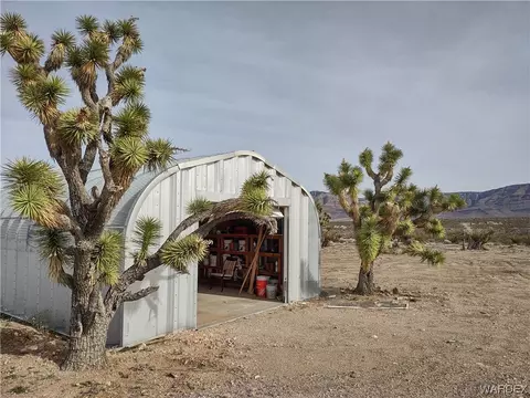 1055 W Glenwood Rd, Meadview, AZ 86444