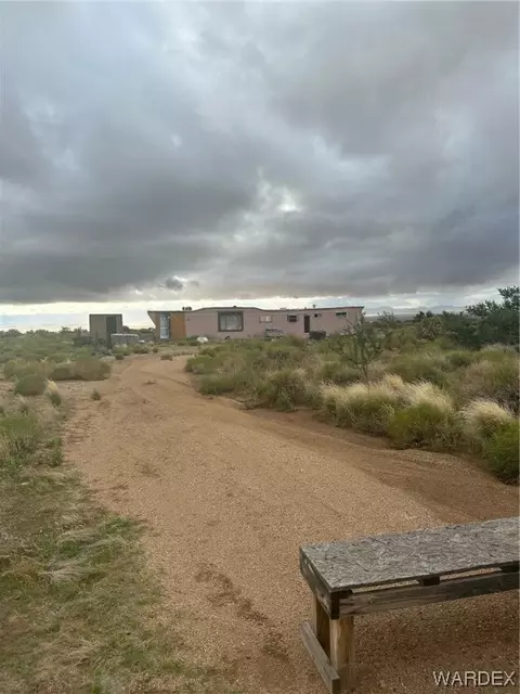 7152 N Hawaii Dr, Kingman, AZ 86401