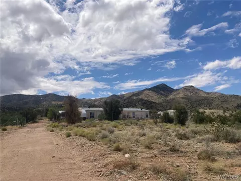 9800 E Bullet Ct, Hackberry, AZ 86411
