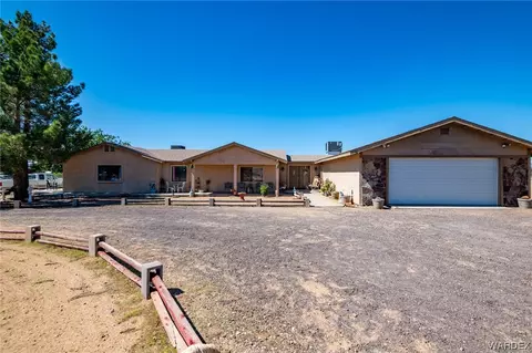 3625 N Hassayampa Rd, Golden Valley, AZ 86413