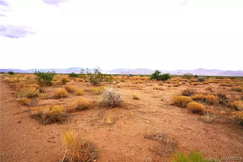 000 N Truman Rd, Golden Valley, AZ 86413
