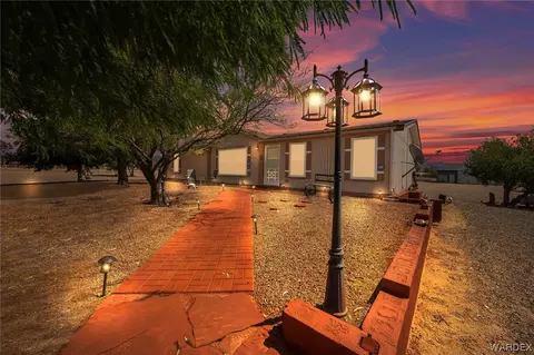 3740 N Santa Maria Rd, Golden Valley, AZ 86413